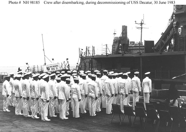 Photo #: NH 98185  USS Decatur (DDG-31)