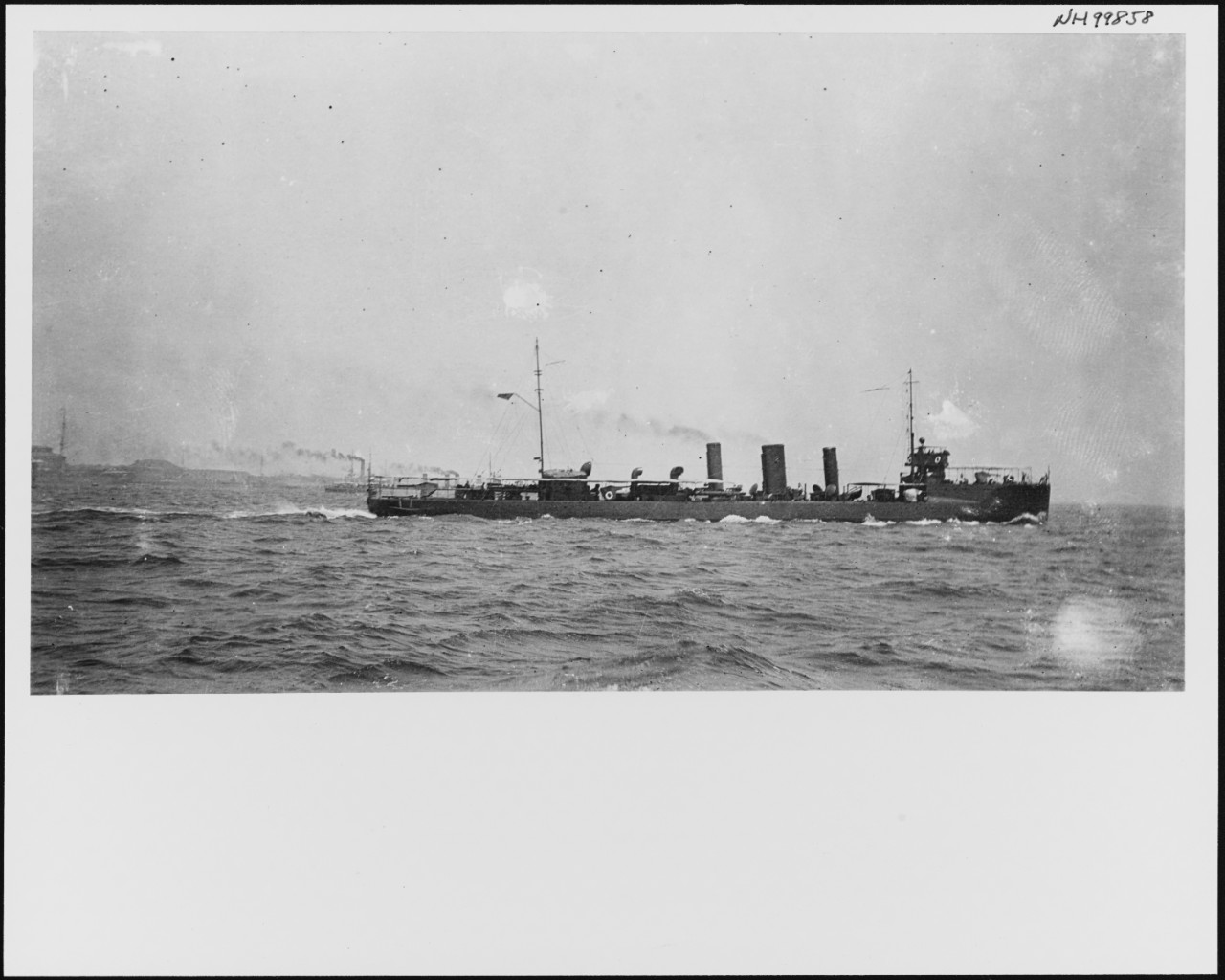 Photo #: NH 99858  Destroyers underway in harbor, circa 1914