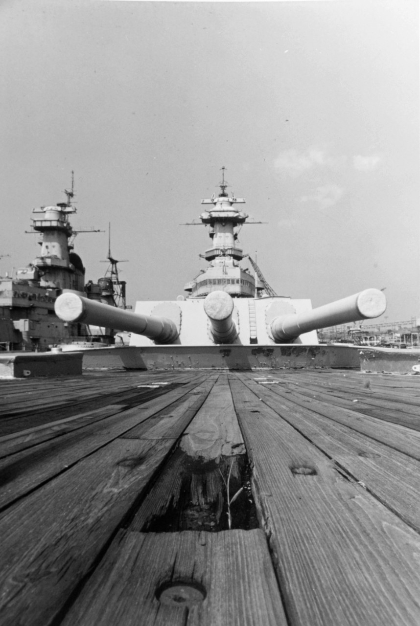 USS IOWA (BB-61), USS WISCONSIN (BB-64) October 1978