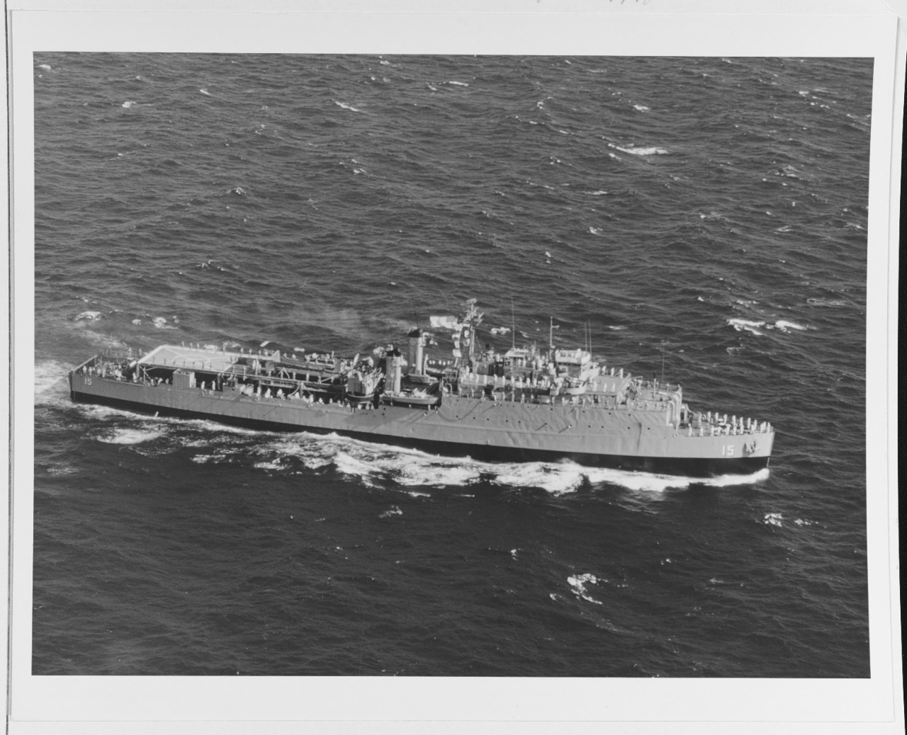 USS SHADWELL (LSD-15)
