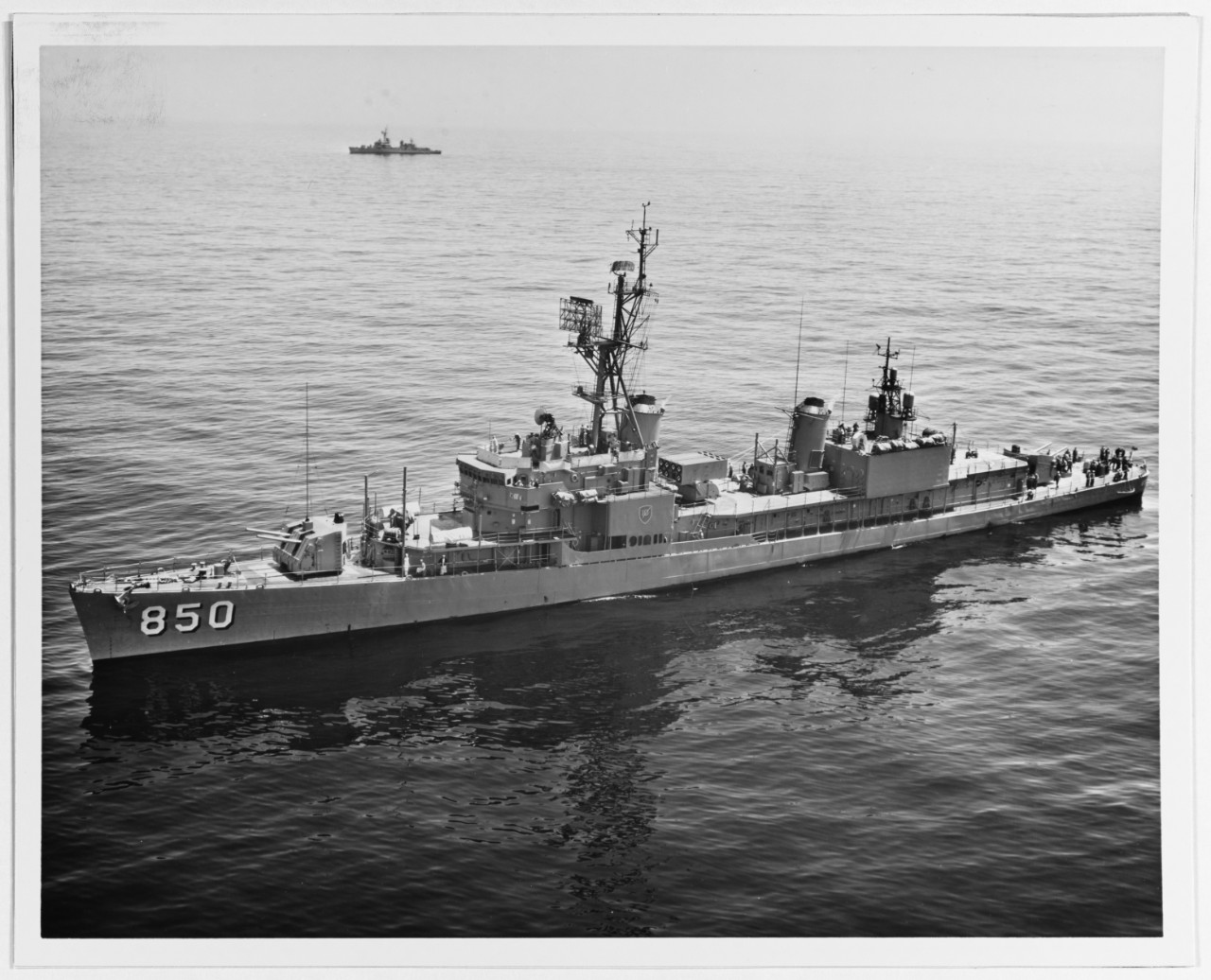 USS JOSEPH P. KENNEDY JR. (DD-850)