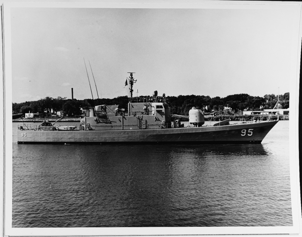USS PG-95 DEFIANCE