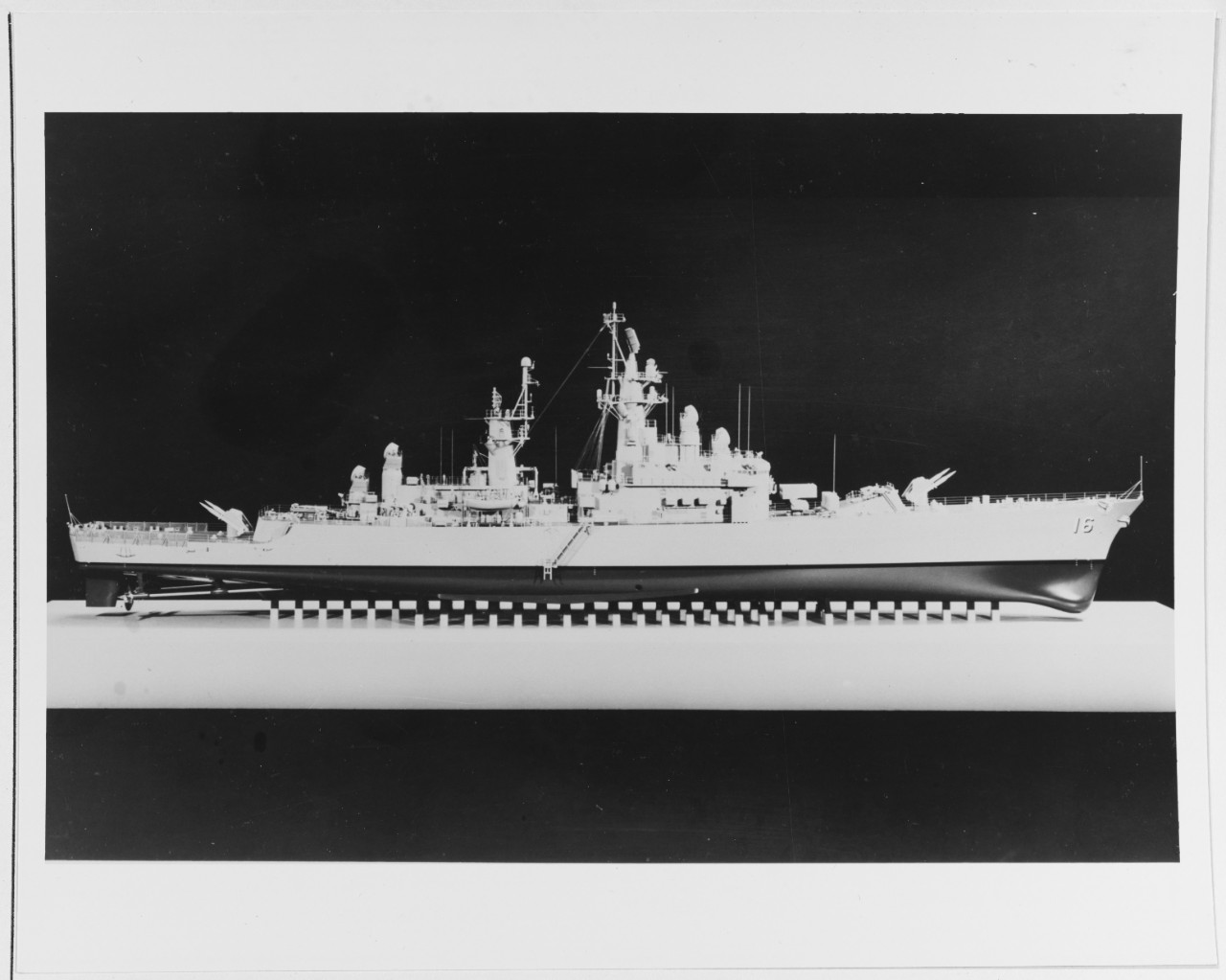 USS LEAHY (DLG-16)