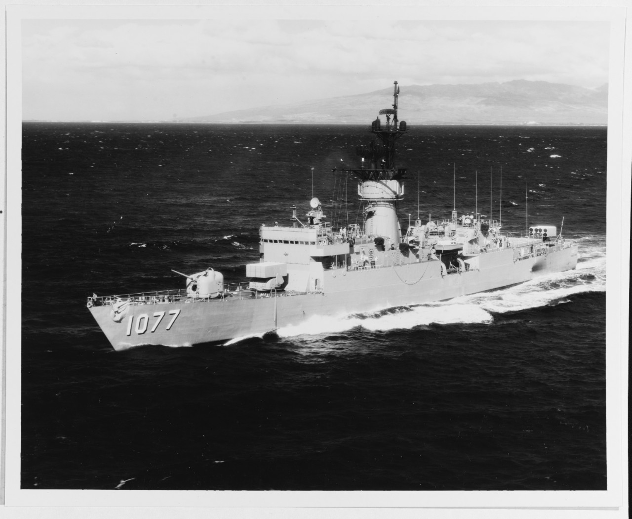USS OUELLET (DE-1077)