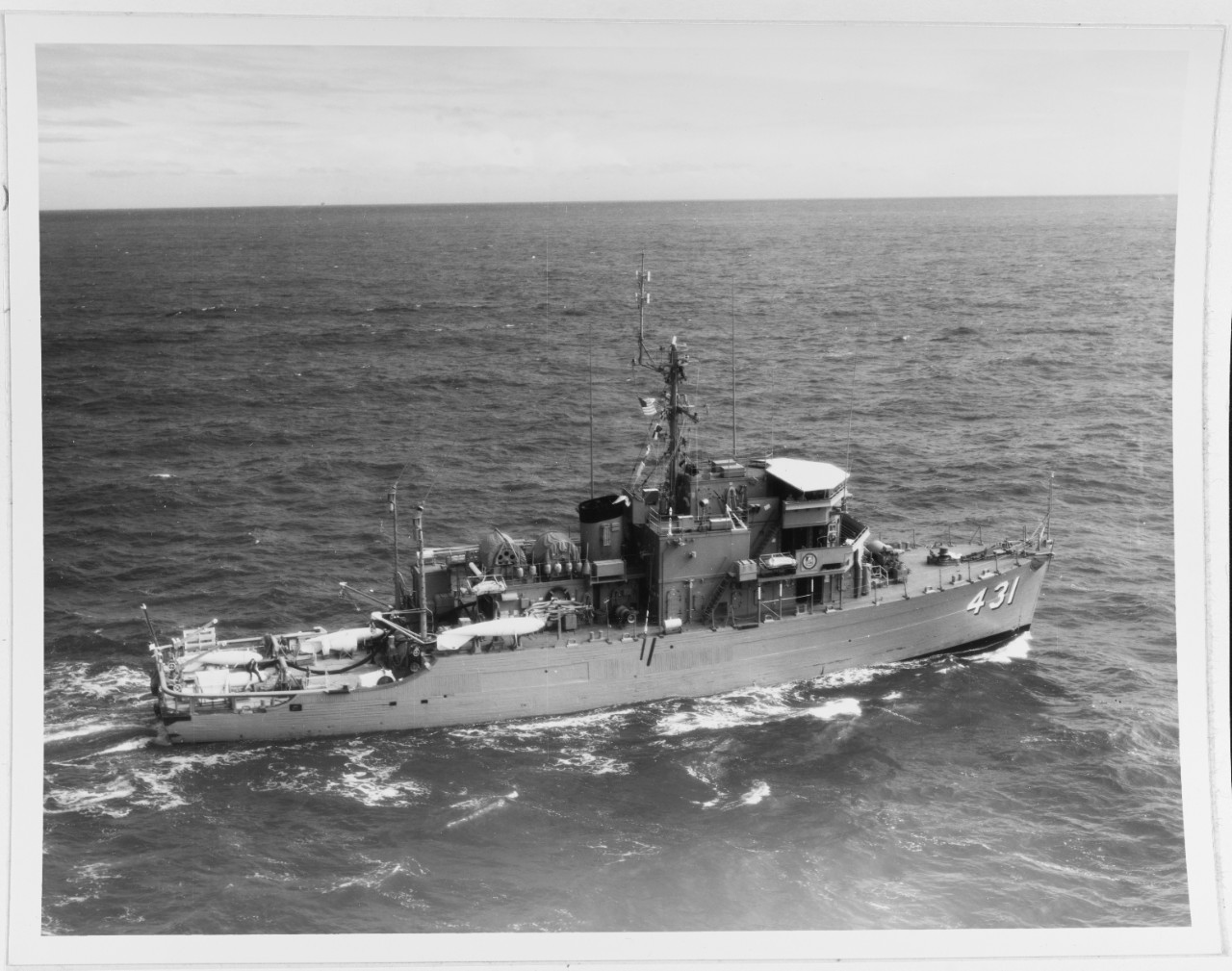 USS DOMINANT (MSO-431)