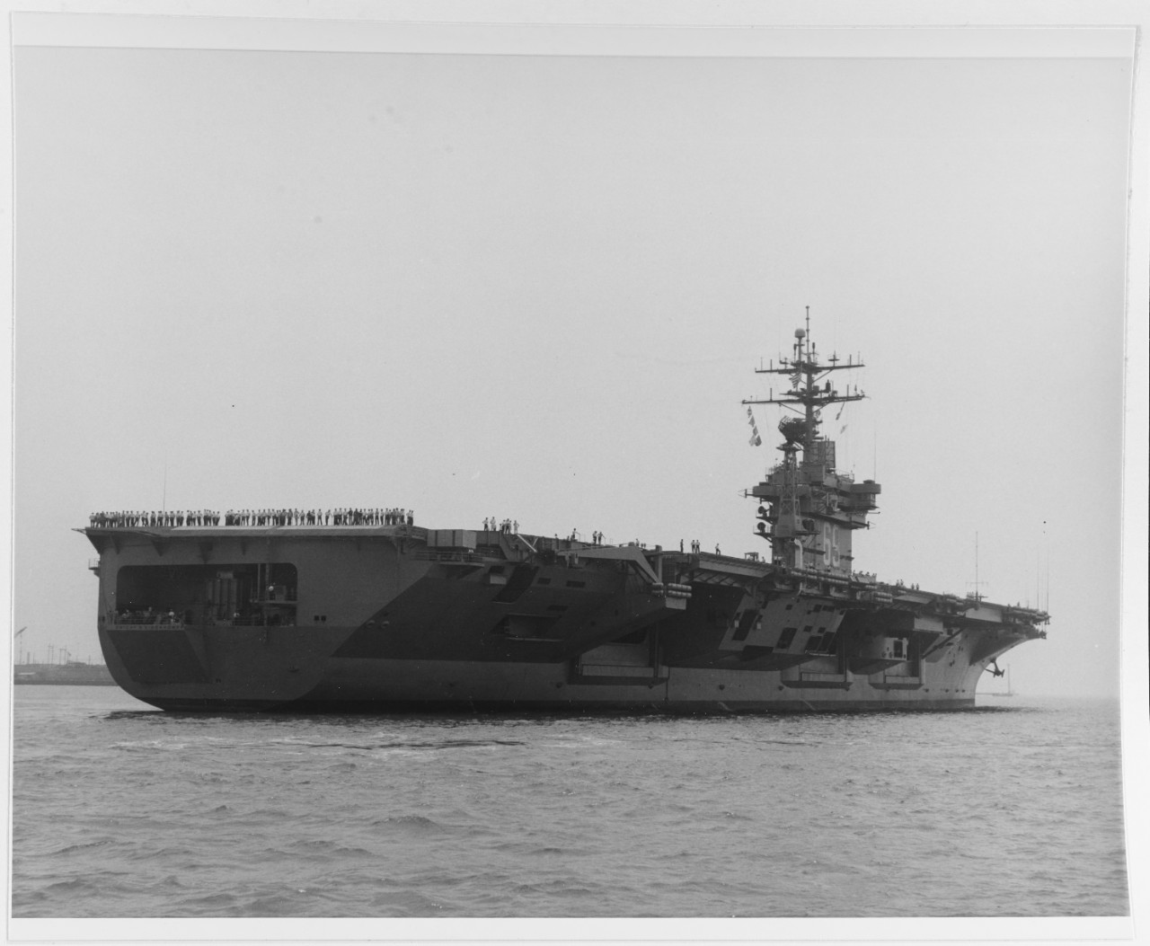 USS DWIGHT D. EISENHOWER (CVN-69)