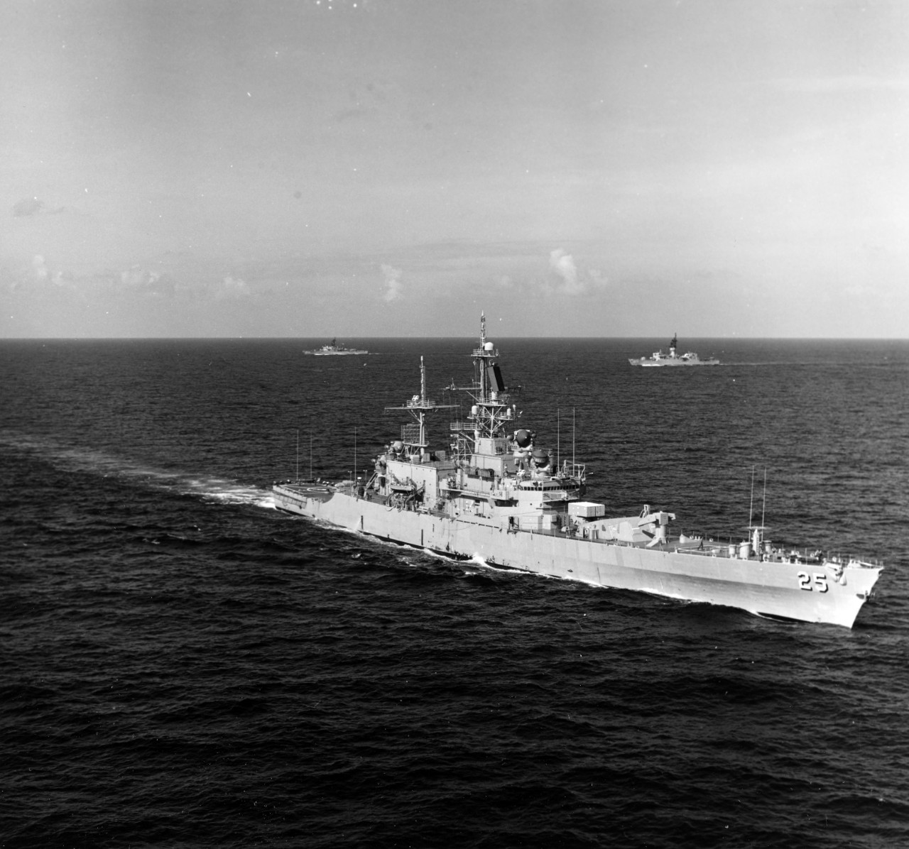 USS BAINBRIDGE (DGN-25)