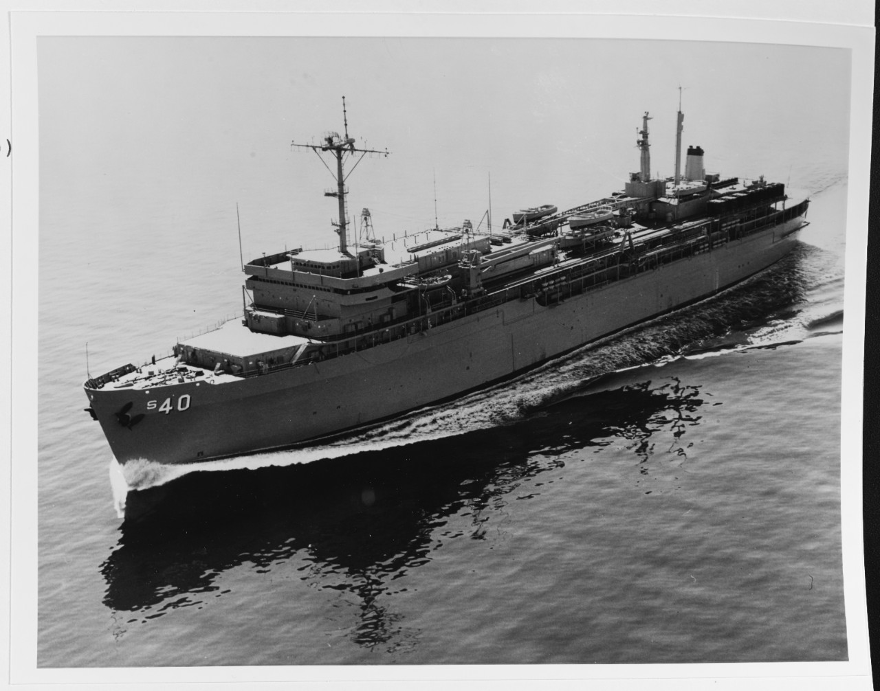 USS FRANK CABLE (AS-40)