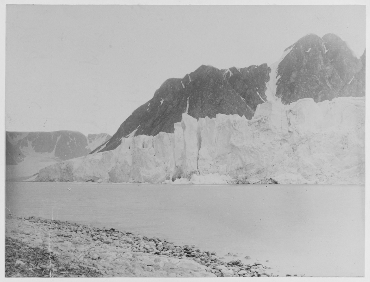 Sinnrenburg Bay, Spitzbergen