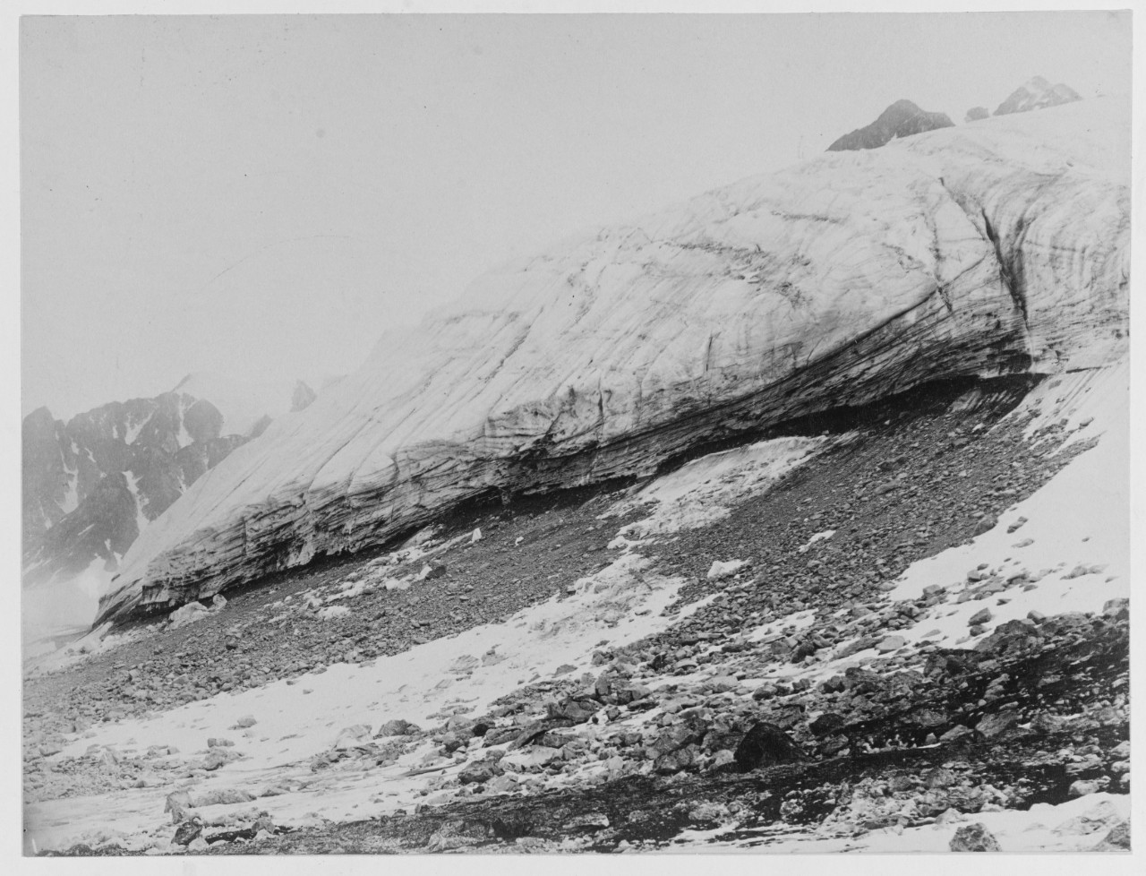 Hanging Glacier, Magdalena Bay, Spitzbergen