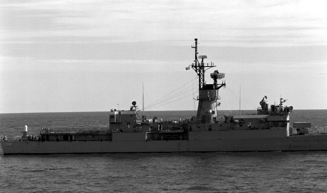 A starboard beam view of the ship while she steams at sea, 25 August 1986. (Unattributed U.S. Navy Photograph 330-CFD-DN-SN-87-10545, Record Group 330 Records of the Office of the Secretary of Defense, 1921–2008, National Archives and Records Administration)