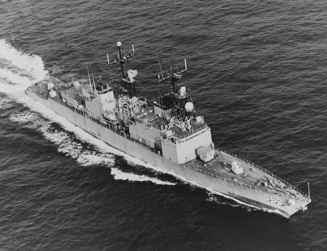 An aerial view of Spruance as the ship churns up the water while she runs her builder’s trials in the Gulf of Mexico, February 1975. (Naval History and Heritage Command Photograph NH 1161134)